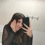 la reina de tu corazón 😼 - @amandalaquemanda13 - Instagram