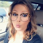 Amanda Mickelson - @bladed_barber - Instagram