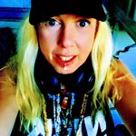 Amanda Plumb - @amandaplumb8 - Instagram