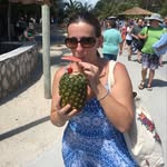 Amanda Polglase - @travelling_amputee - Instagram