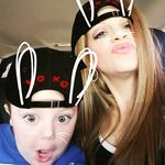 Amanda Schackai - @mama_red_333 - Instagram