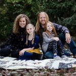 Amanda Schaeffer Lufkin - @ofthebendyhair - Instagram