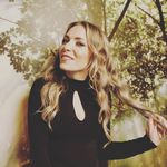 Amanda Stenzel - @poleglow - Instagram