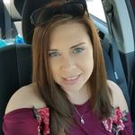 Amanda Yeager - @pinkfinancialchic - Instagram