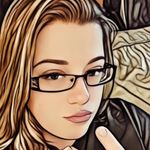 Amber Colvin - @artemisthebibliophile - Instagram