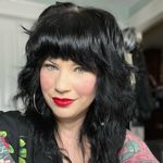 Amber Crowe - @ambercrowedoesmakeup - Instagram