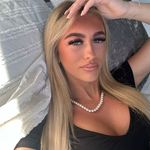 Lewis Sarah - @amberdarling.1 - Instagram