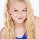 Amber Hills - @siwanatorbows_ - Instagram
