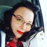 Amber Oakes - @amberthestoneyoak_comedy - Instagram
