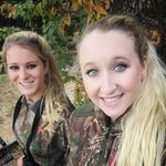 Amber Upton & Brooke Woods - @uptonthewoods - Instagram