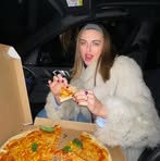 Amelie Brooks - Facebook