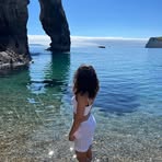 Amelie Hunter - Facebook