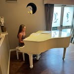 Amelie Wall - @ameliewallofficial - Instagram