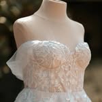 Ami Flores - Fashion Designer - @byamiflores - Instagram