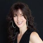 Amy Becker - @amybeckergels - Instagram