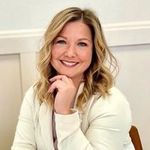 Amy Bridges - @amybridgesbookslifestyle - Instagram