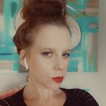 Amy V Currier - @pyxifly - Instagram