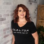 Amy Izzo - @amyizzosellshomes - Instagram
