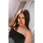 Amy Leal - @amyleal57 - Instagram