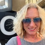 Amy Lent - @phillystylenow - Instagram