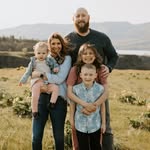 Amy and Joey McConnell - @rojoandamos - Instagram