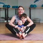 Amy Nielsen - @yogabarrefit - Instagram