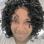 Andrea Callender - @queen_of_dimoand_eyes - Instagram