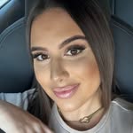 Andrea Capel - @andreacapeel - Instagram