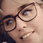 Andrea Downing - @fluffyandifeet - Instagram