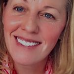 Andrea Gillard - @loungelivery - Instagram