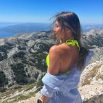 Andreea Crisan - @crisandeea - Instagram