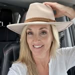 Andrea Burbank - @andreaburbank7 - Instagram