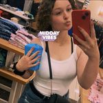 Angel Calvert - @angellachellee - Instagram