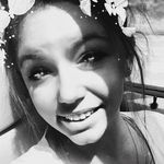 Angel Schaeffer - @thatpineapplegirl_13 - Instagram
