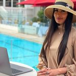 Angela Loftus - @ang7.68 - Instagram