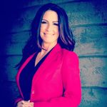 Angela Travis - @angelatravissellshomes - Instagram