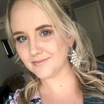 Angela Tully - @ange_2211 - Instagram