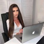Ann Nelly - Facebook