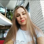 Ann Sloan - @harounachaousi - Instagram