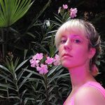 Anna Aaron - @anna.aaronofficiel - Instagram