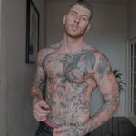 Ana Buzzard - @anabuzzard - Instagram