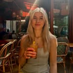 Anna Cas - Facebook