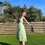 Anna Earle - @annaearle - Instagram