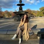 Anna Adam - Facebook