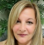 Anna Genua - Facebook