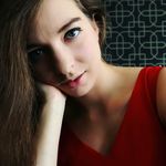 Anna Hahn - @out_with_anna - Instagram
