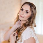 Anna V Holz Bonomette - @anna_holz - Instagram