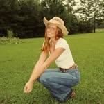 @anna.hooten - Instagram