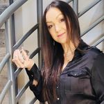 Anna Caldwell Houle - @jewelry_design_sketch_artist - Instagram