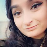 Anna Hull - @anniebluemoon99 - Instagram